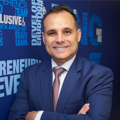 Osvaldo Avila Headshot