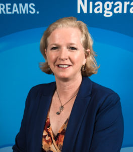 Carolyn Hurst Headshot